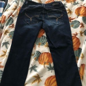 Royalty Wantabettabutt